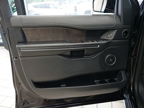 Used 2020 Ford Expedition Limited AWD/4WD image 23