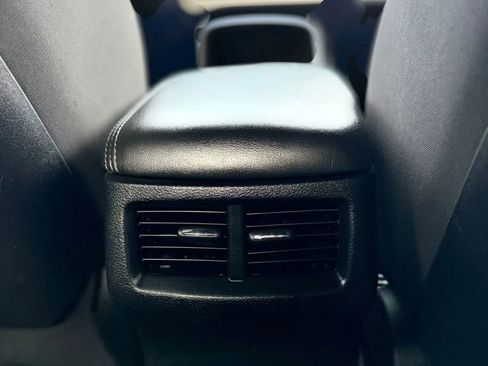 Used 2017 Dodge Challenger SXT image 17