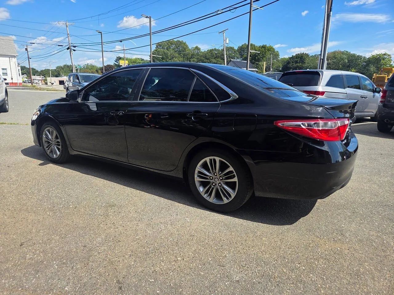 Used 2015 Toyota Camry SE FWD image 9