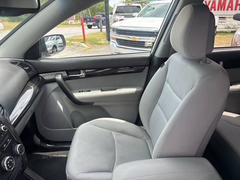 Used 2011 Kia Sorento LX w/ Convenience Pkg AWD/4WD image 19