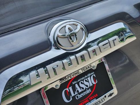Used 2022 Toyota 4Runner Limited AWD/4WD image 9