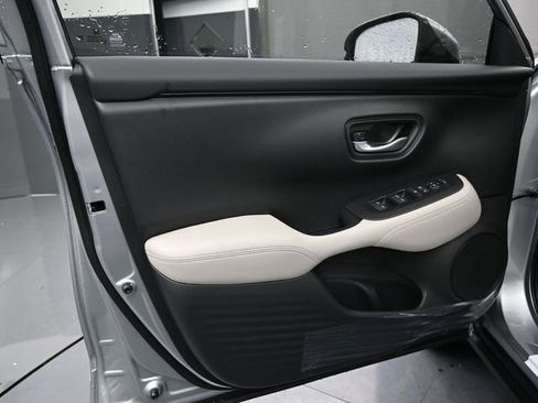 New 2026 Honda HR-V LX image 3
