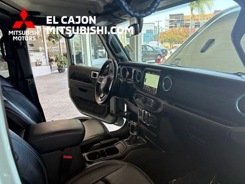 Used 2023 Jeep Wrangler Unlimited Sahara AWD/4WD image 24