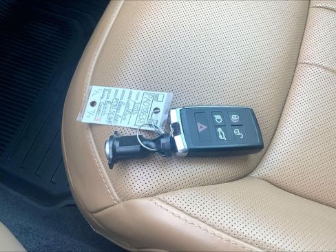 Used 2023 Land Rover Range Rover Long Wheelbase SE AWD/4WD image 15