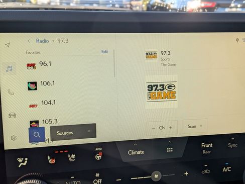 Used 2024 Lexus GX 550 w/ Accessory Package (2T) image 27