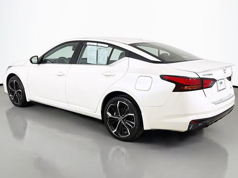 Used 2023 Nissan Altima 2.5 SR w/ SR Premium Package AWD/4WD image 9
