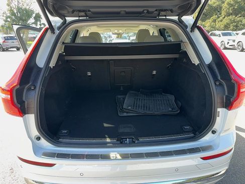 Used 2023 Volvo XC60 B5 Plus w/ Protection Package Premier image 20