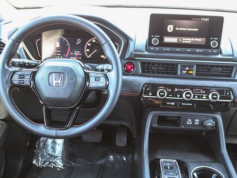 Certified 2025 Honda Pilot Sport image 15