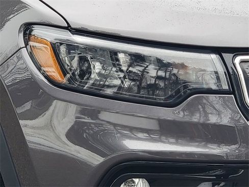 Certified 2022 Jeep Compass Limited image 16