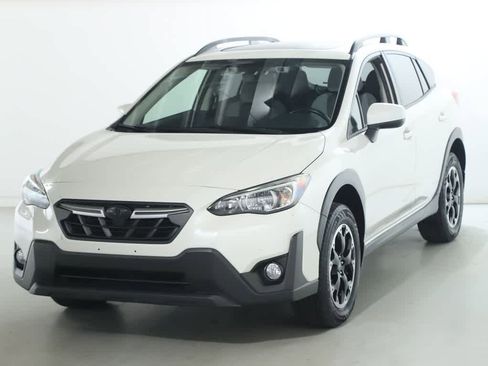 Used 2022 Subaru Crosstrek 2.0i Premium w/ Moonroof Package image 3