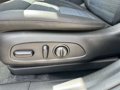 Used 2025 Buick Envista Preferred w/ Convenience I Package FWD image 11
