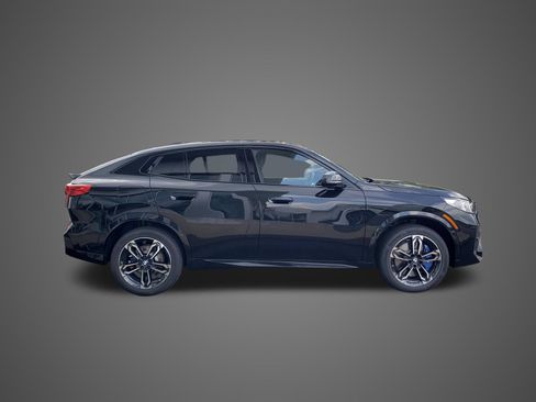 New 2026 BMW X2 xDrive28i w/ M Sport Package AWD/4WD image 5