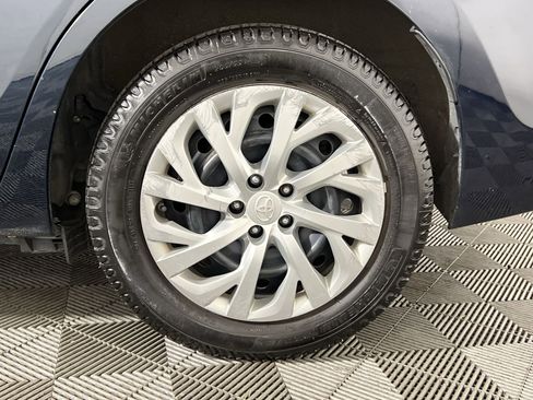 Used 2019 Toyota Corolla LE image 11