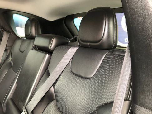 Used 2020 Jeep Cherokee Limited FWD image 10
