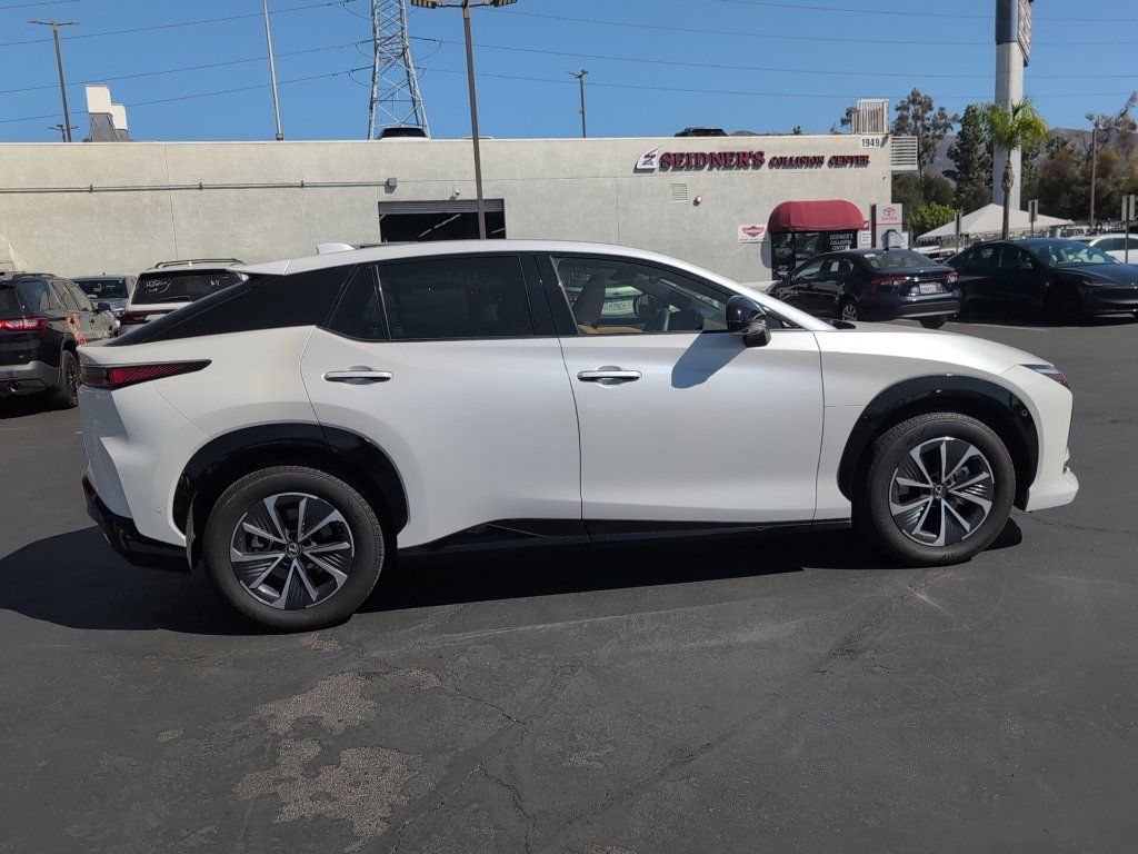 Used 2023 Lexus RZ 450e Premium w/ Technology Package AWD/4WD image 8