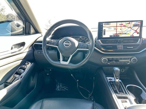 Used 2024 Nissan Altima 2.5 SR w/ SR Premium Package image 30