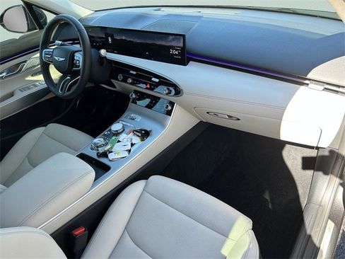 Used 2026 Genesis GV70 2.5T Select image 17