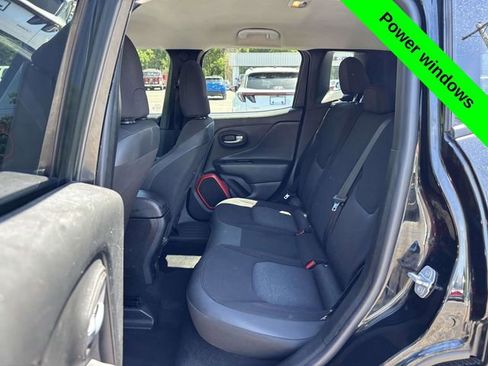 Used 2019 Jeep Renegade Trailhawk w/ Cold Weather Group II AWD/4WD image 24
