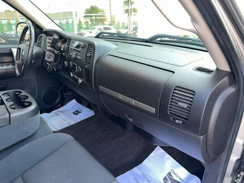 Used 2009 GMC Sierra 1500 SLE w/ Power Pack Plus AWD/4WD image 19