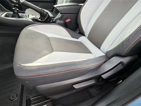 Used 2020 Subaru Crosstrek 2.0i Premium image 16