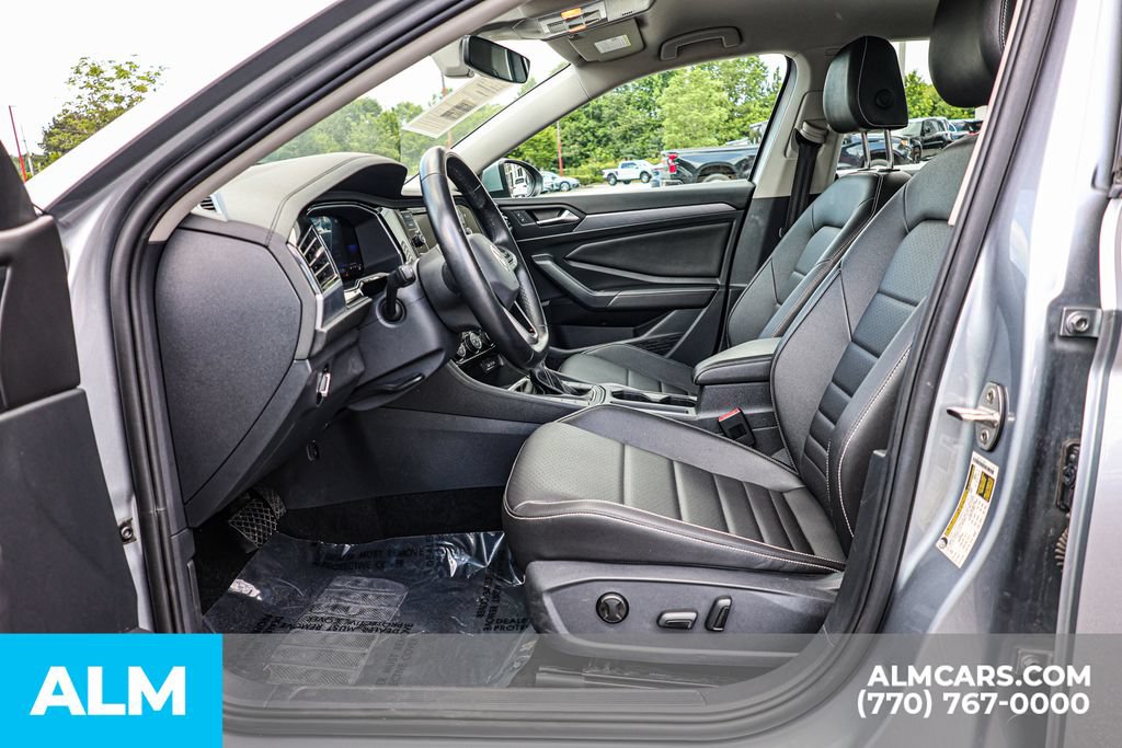 Used 2024 Volkswagen Jetta SE FWD image 17