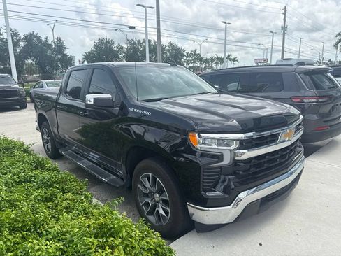 Used 2025 Chevrolet Silverado 1500 LT RWD image 3