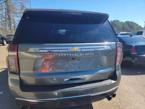 Used 2023 Chevrolet Suburban Premier image 7