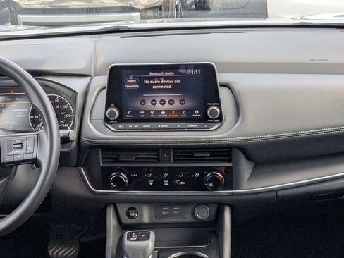 Used 2024 Nissan Rogue S AWD/4WD image 17