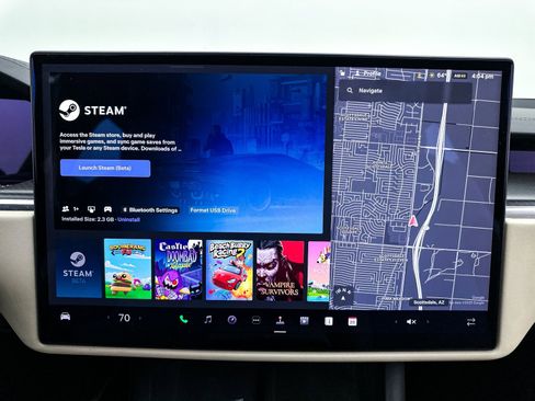 Used 2022 Tesla Model X Plaid image 29