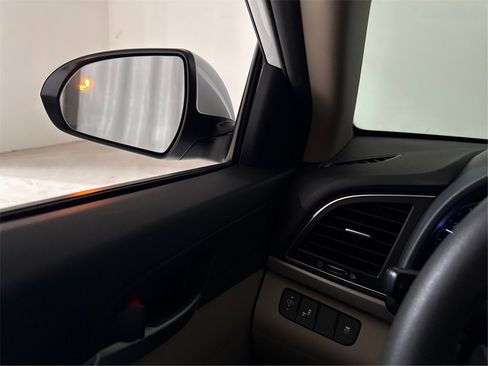 Used 2018 Hyundai Elantra SEL image 36