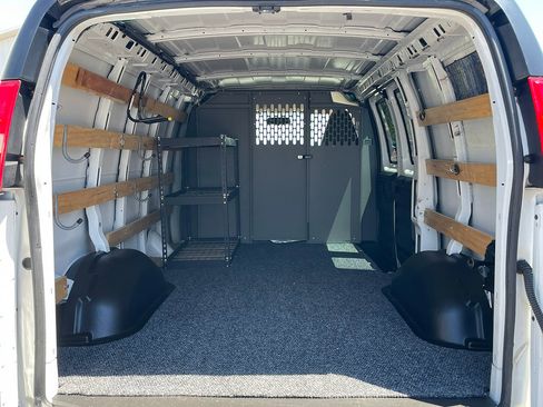 Used 2019 GMC Savana 2500 w/ Driver Convenience Package RWD image 11