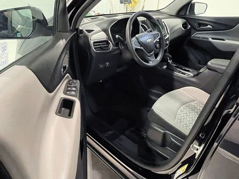 Used 2023 Chevrolet Equinox LS w/ Midnight Edition FWD image 3