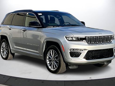 Certified 2025 Jeep Grand Cherokee Summit image 2