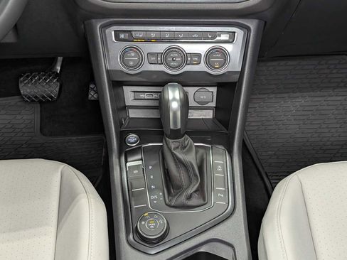 Used 2020 Volkswagen Tiguan SEL image 20