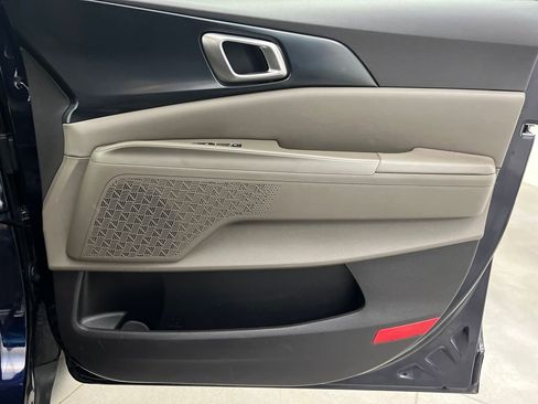 Used 2025 Kia Carnival image 28