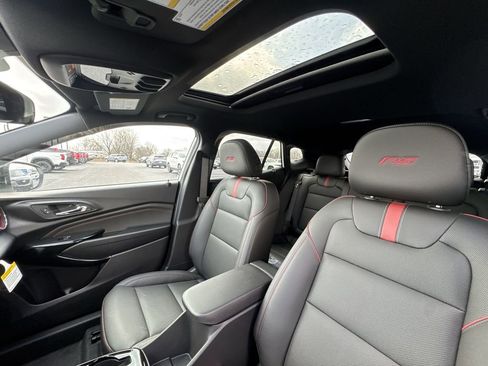 New 2026 Chevrolet Trax RS w/ Sunroof Package FWD image 22