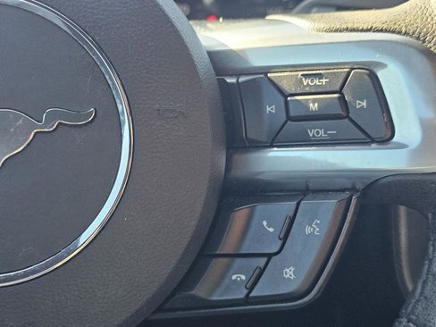 Used 2015 Ford Mustang Coupe RWD image 23