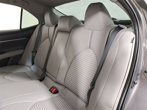Used 2019 Toyota Camry SE w/ Convenience Package image 13