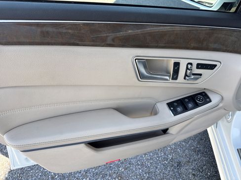 Used 2014 Mercedes-Benz E 250 BlueTEC Sedan image 7