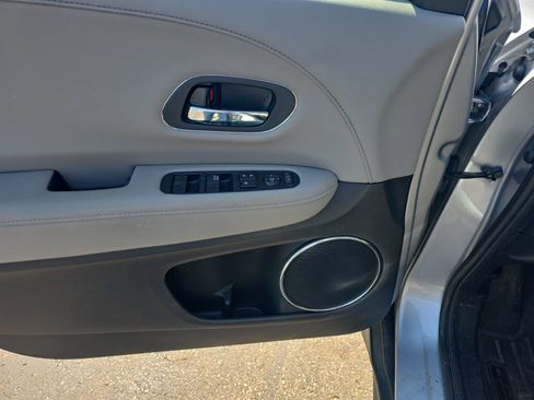 Used 2019 Honda HR-V EX-L image 12