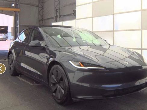 Used 2024 Tesla Model 3 Standard Range RWD image 2