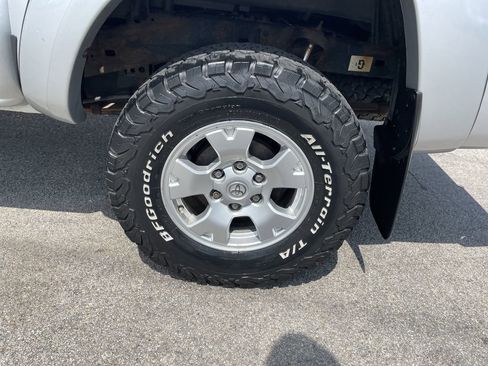 Used 2013 Toyota Tacoma 4x4 Double Cab w/ TRD Off-Road Pkg image 10