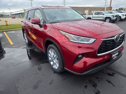New 2025 Toyota Highlander AWD