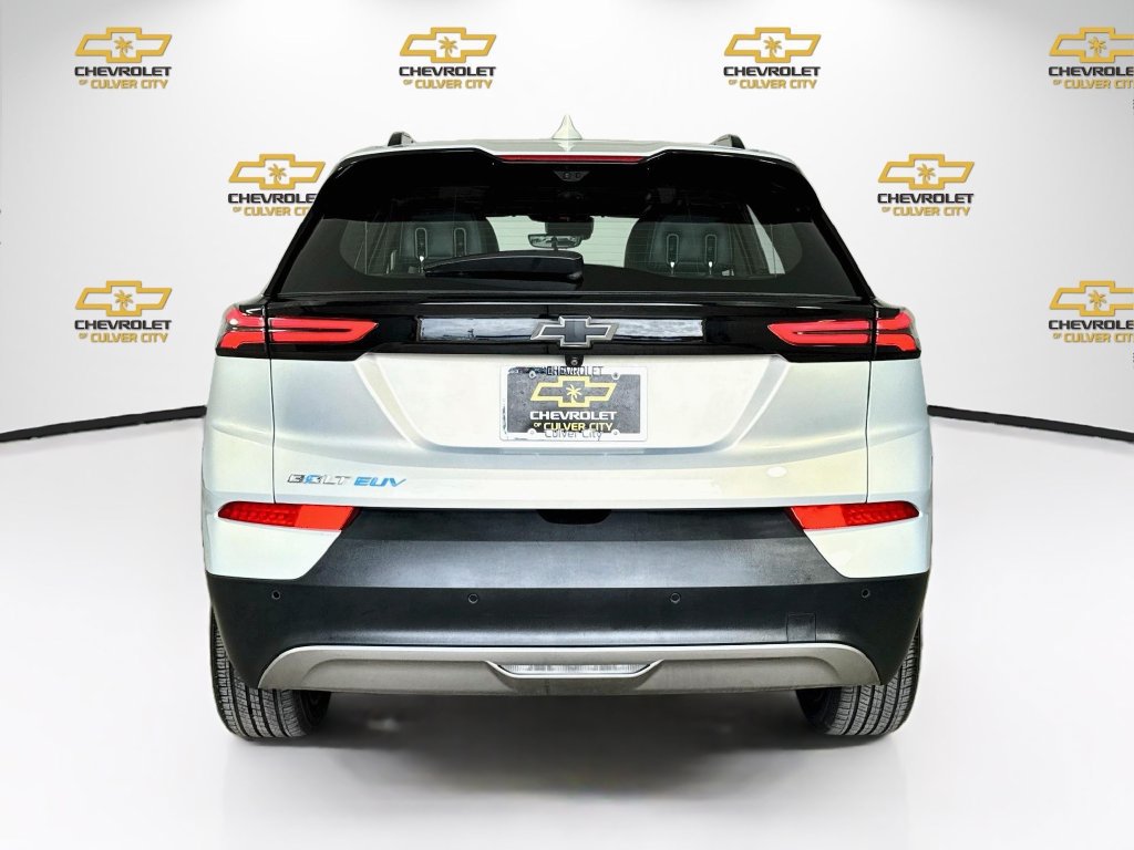 Used 2022 Chevrolet Bolt EUV Premier w/ Sun & Sound Package FWD image 7
