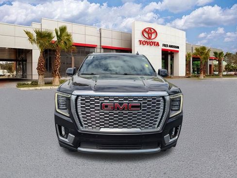 Used 2022 GMC Yukon Denali w/ Advanced Technology Package image 9