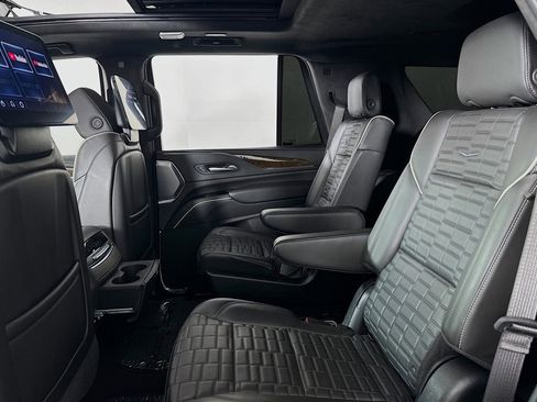 Used 2024 Cadillac Escalade Sport Platinum image 7