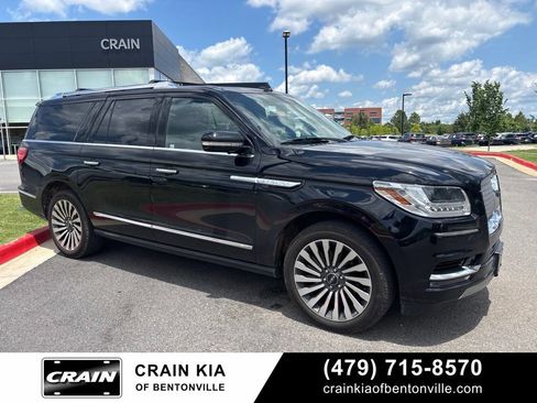 Used 2018 Lincoln Navigator L Reserve AWD/4WD image 2