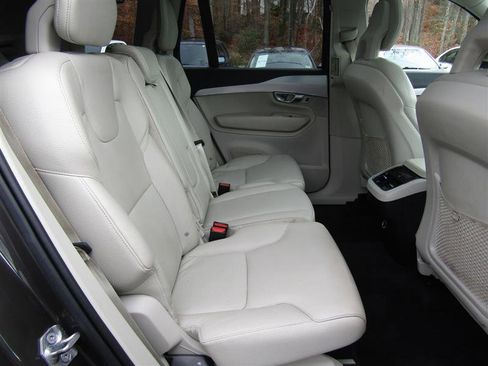 Used 2018 Volvo XC90 T5 Momentum w/ Convenience Package image 50