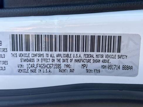 Used 2017 Jeep Grand Cherokee Laredo w/ Quick Order Package 23E AWD/4WD image 30