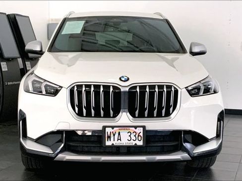 Used 2023 BMW X1 xDrive28i w/ Convenience Package AWD/4WD image 3